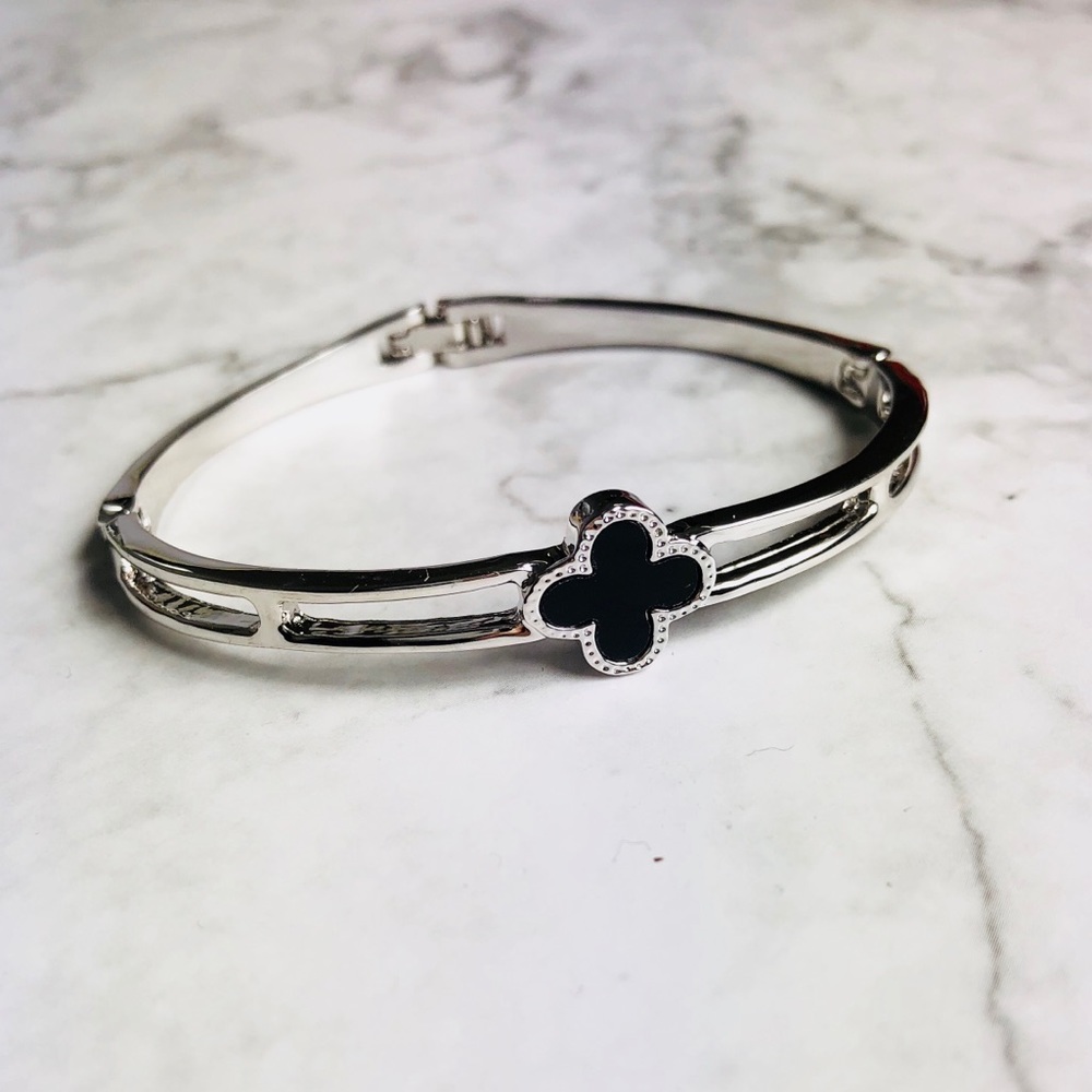 New! Four Leaf Clover Silver Bangle Bracelet
